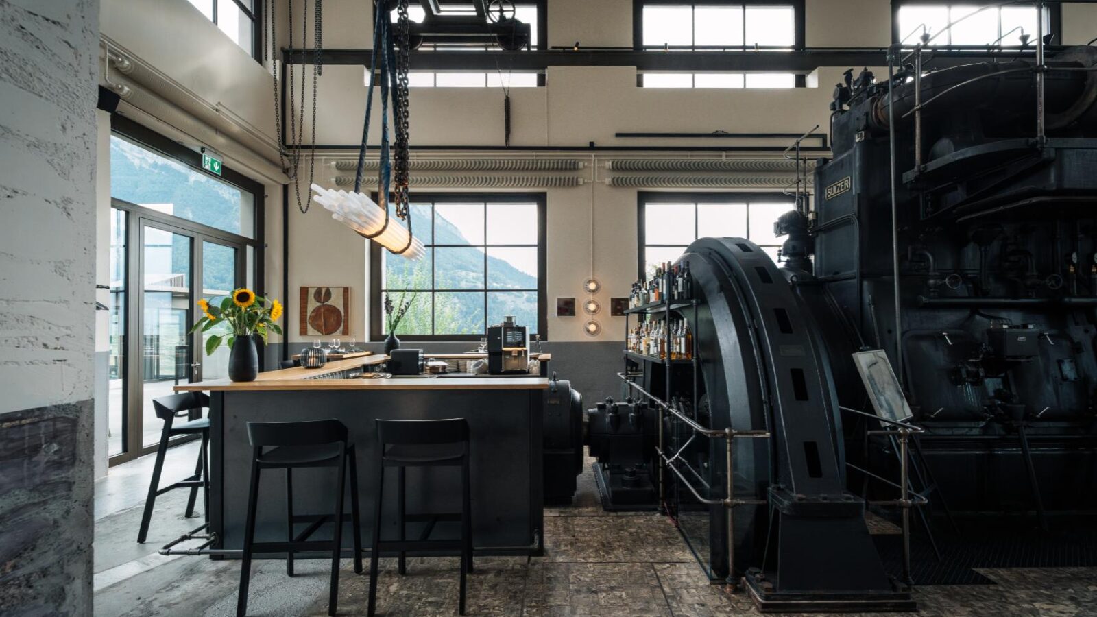 Bar vor dem Sulzer-Generator